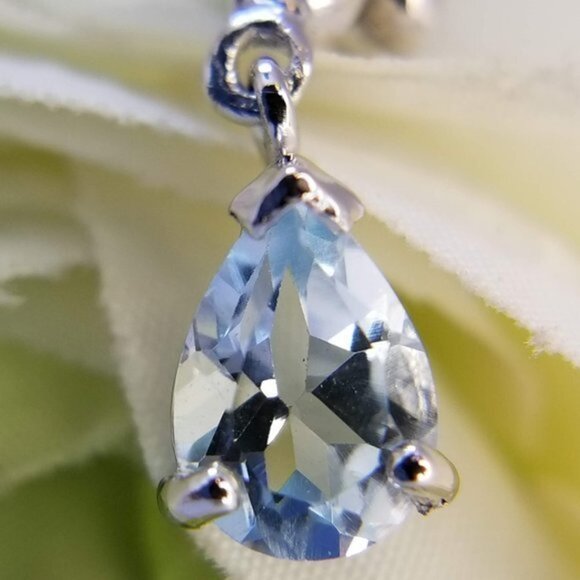 925 Sterling Genuine Blue Topaz Drop Leaf Pendant NWT - Picture 3 of 11